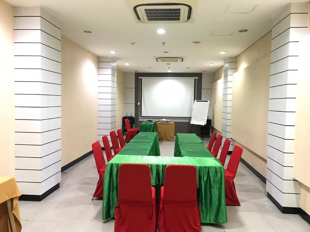 Maxonehotels.Com At Vivo Palembang Eksteriør billede